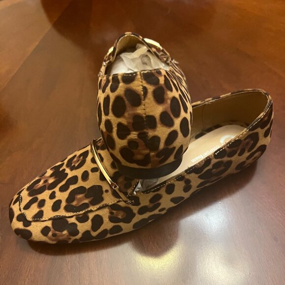 TRU Women's comfort foam leopard suede flats with gold accent, Size 12 NWT - Picture 3 of 4